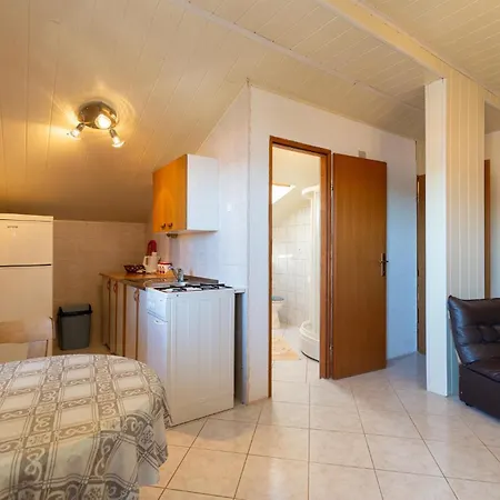 Lovely Apartment In Susnjar Ii, Krusevo With Wifi Lejlighed Kruševo